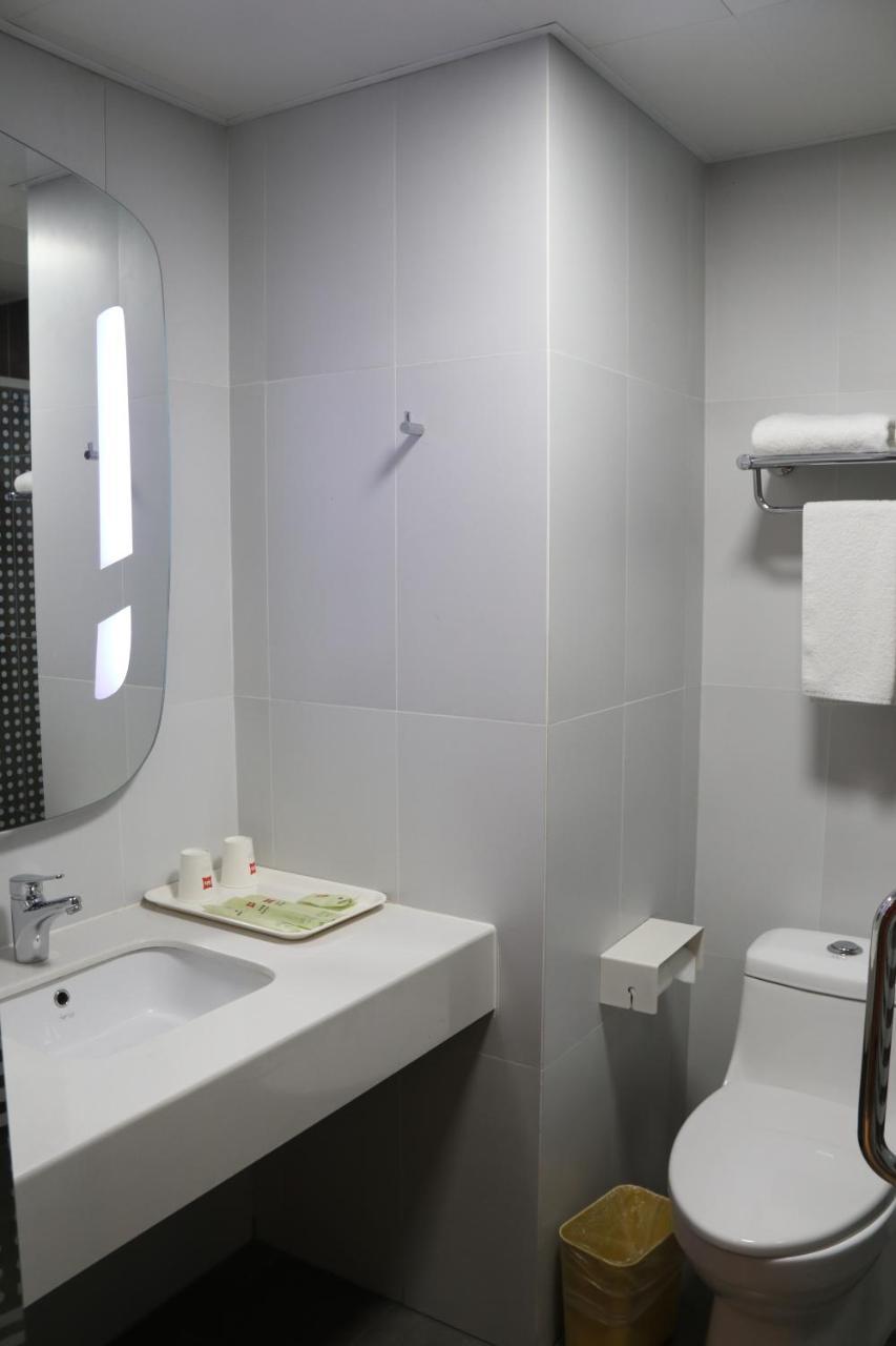 Ibis Chengdu Sm Square Hotel Eksteriør billede