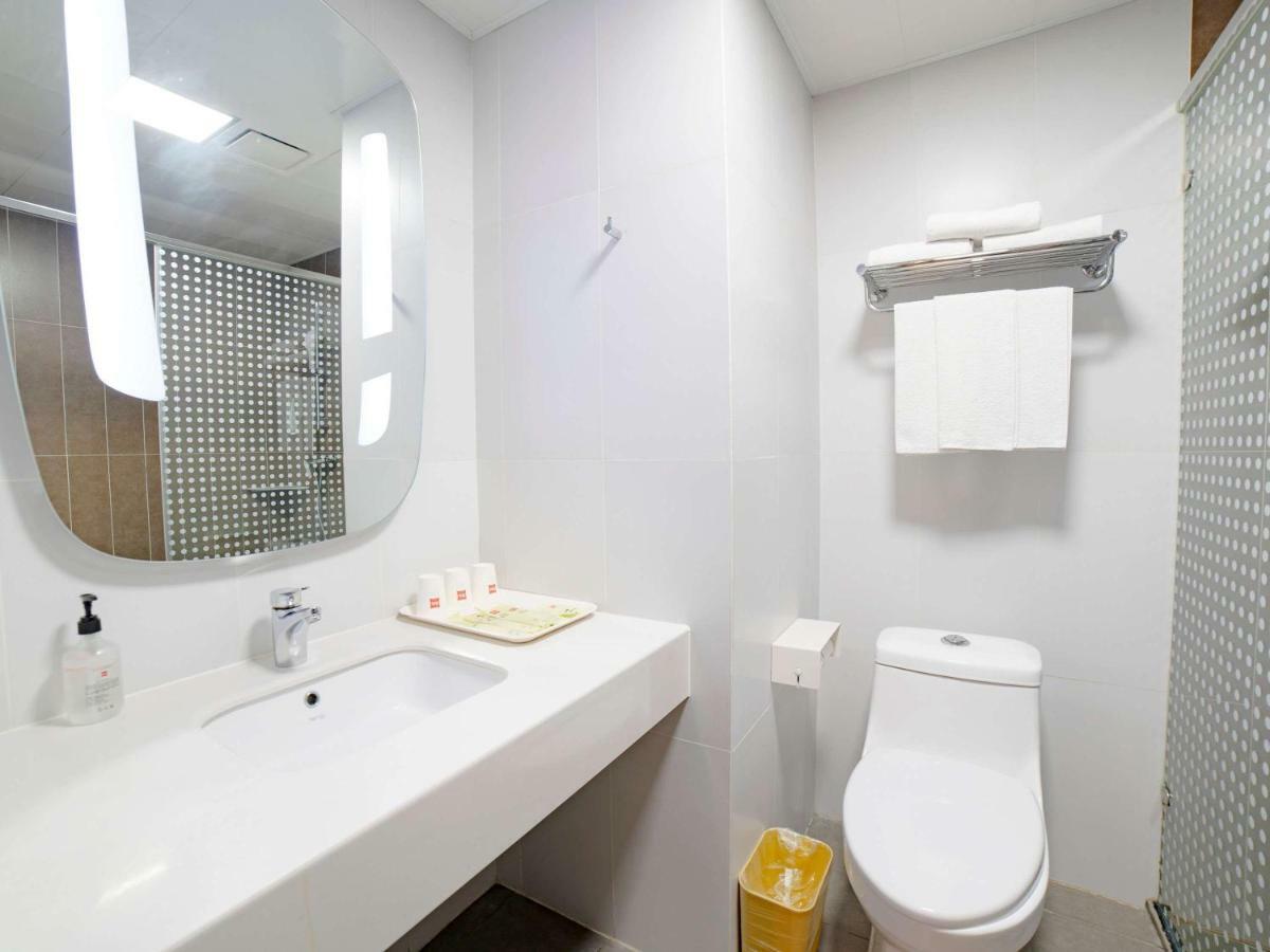 Ibis Chengdu Sm Square Hotel Eksteriør billede